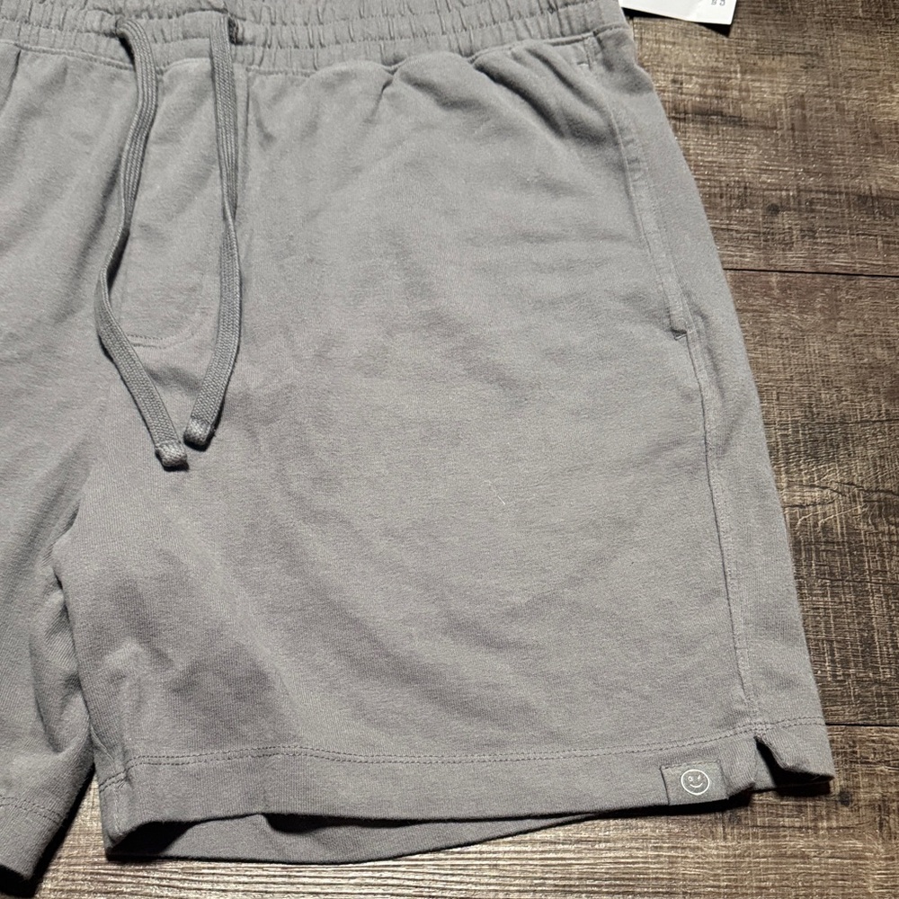 Gilly Hicks Men's Athletic Gray Shorts - Picture 2 of 9